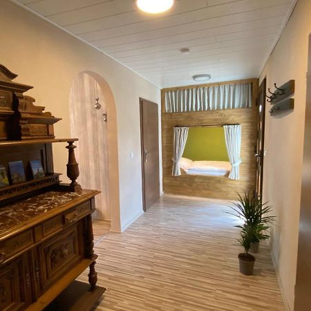 Hatzenport Ferienwohnung Am Kirchberg מראה חיצוני תמונה